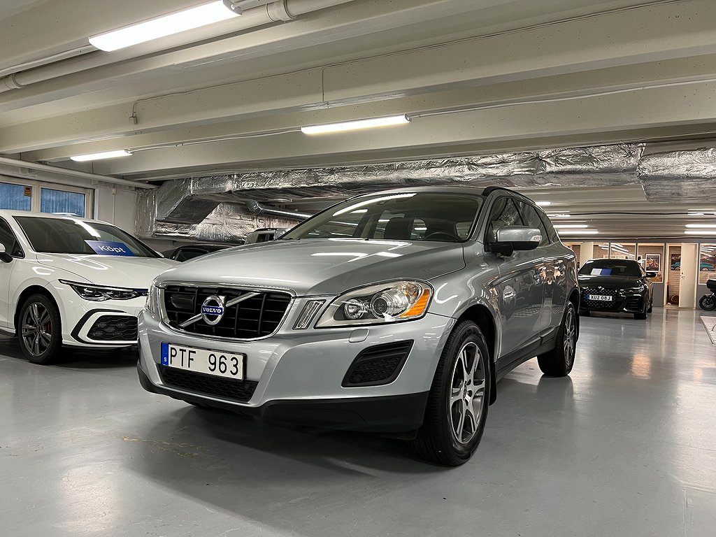 Volvo XC60 D5 AWD Geartronic 1 ägare Panorama tak