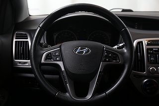 Halvkombi Hyundai i20 10 av 17