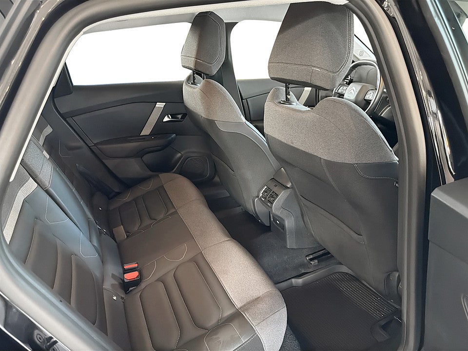 Bild på Citroën C4-X Shine 1.2 PT 130hk Aut B-KAMERA HUD RATTVÄRME