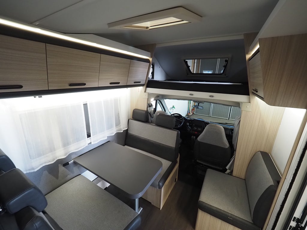 Sun Living A 75 DP AC Markis 3500kg 2023