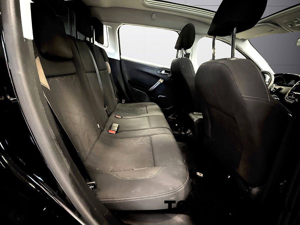 Peugeot 2008 1.6 e-HDi Automat Panorama Nybytt kamrem Vinterhjul Hemleverans - miniatyr 11