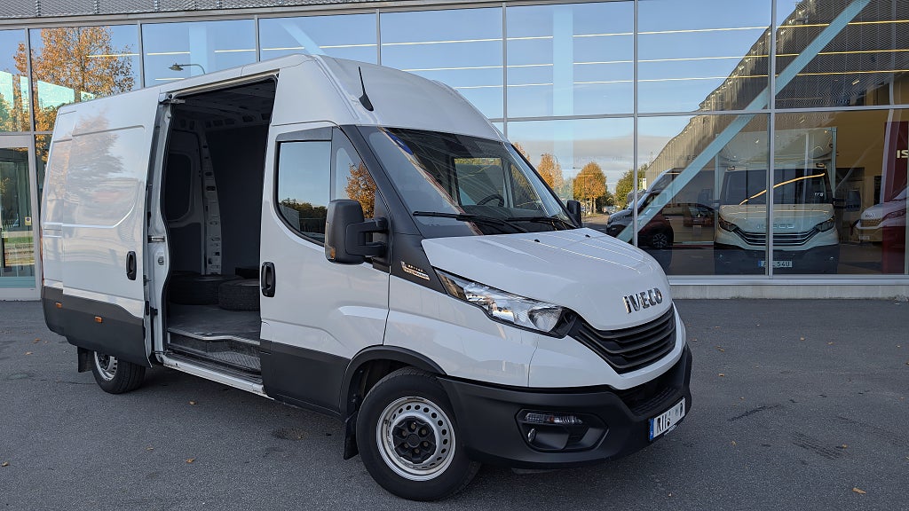 Iveco Daily 35S14V A8, 12m3, L3H2, 3 295kr/månad* 3års garanti 