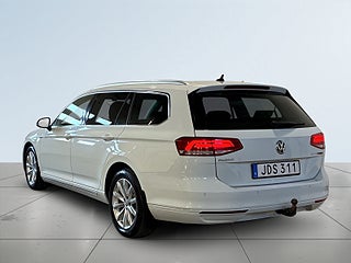 Volkswagen Passat Sportscombi 2.0 TDI DPF SCR AWD Drag Kamera Värmare S&V