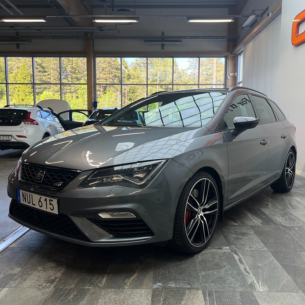 Seat Leon ST León Cupra ST 2.0 TSI 4D Cockpit Carplay Navi B-kamera