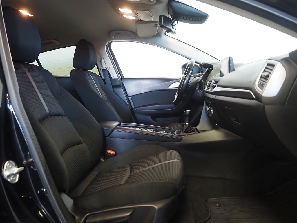 Mazda 3 Sport 2.0 SKYACTIV-G 120hk Vision Motorvärmare Navi 2018