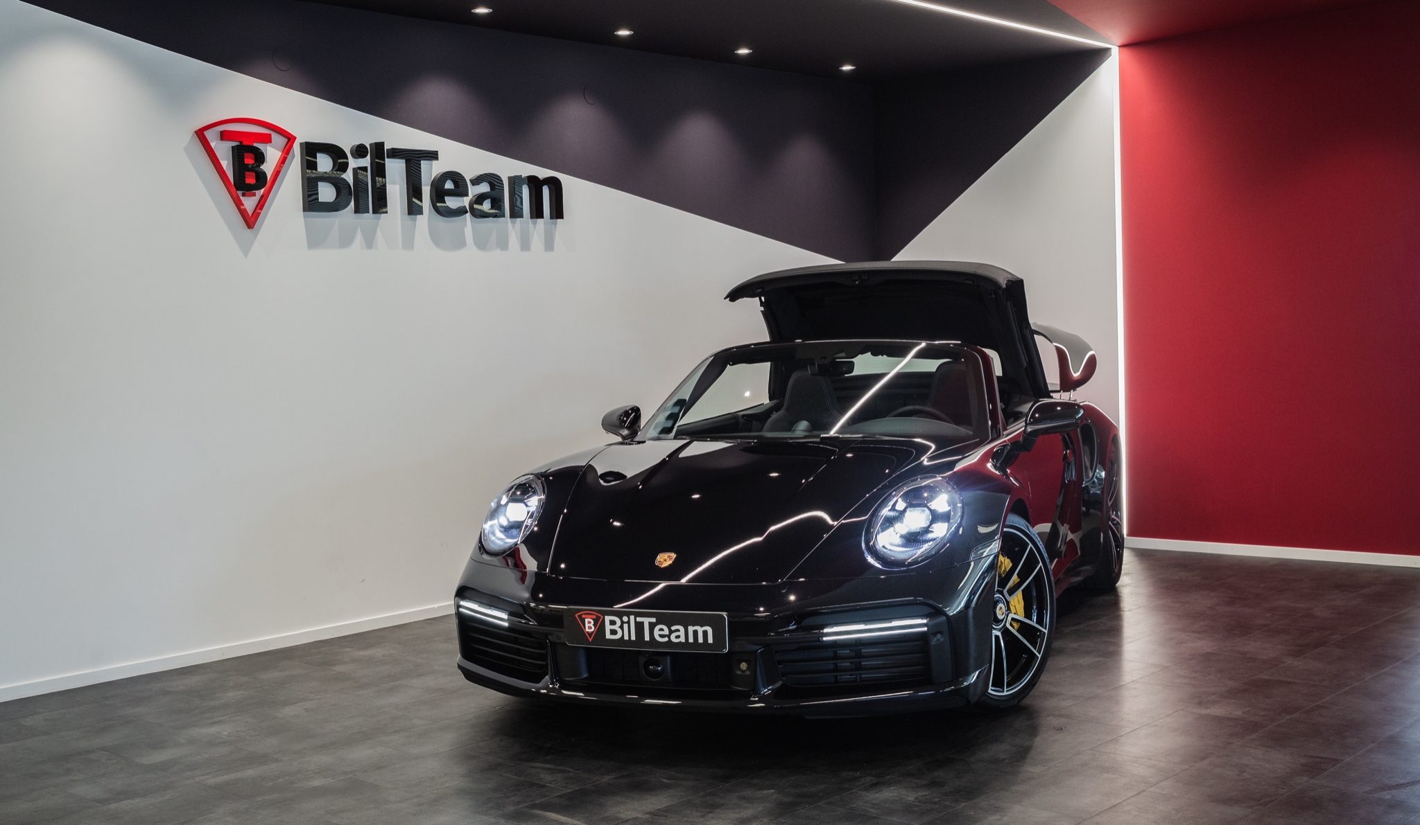 Porsche 911 Turbo S Cabriolet PDK 650hk 2022, photo 2/57