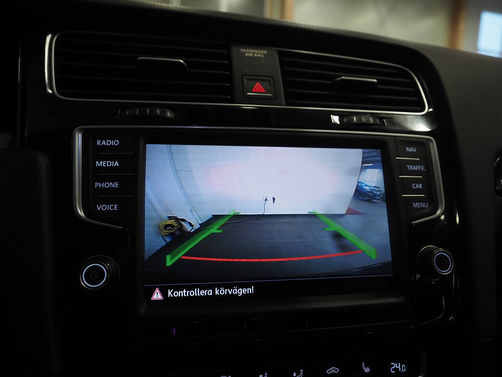 Volkswagen Golf SC R 2.0 TSI 4M 300hk Pano Skinn Dynaudio Keyless Navi 2015