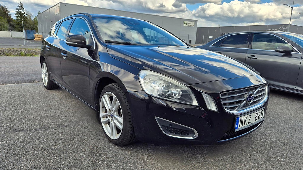 Volvo V60 D2 Momentum EU5 Nyservad/kamrem taklucka 