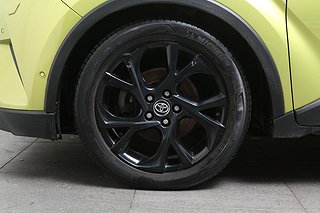 SUV Toyota C-HR 8 av 23