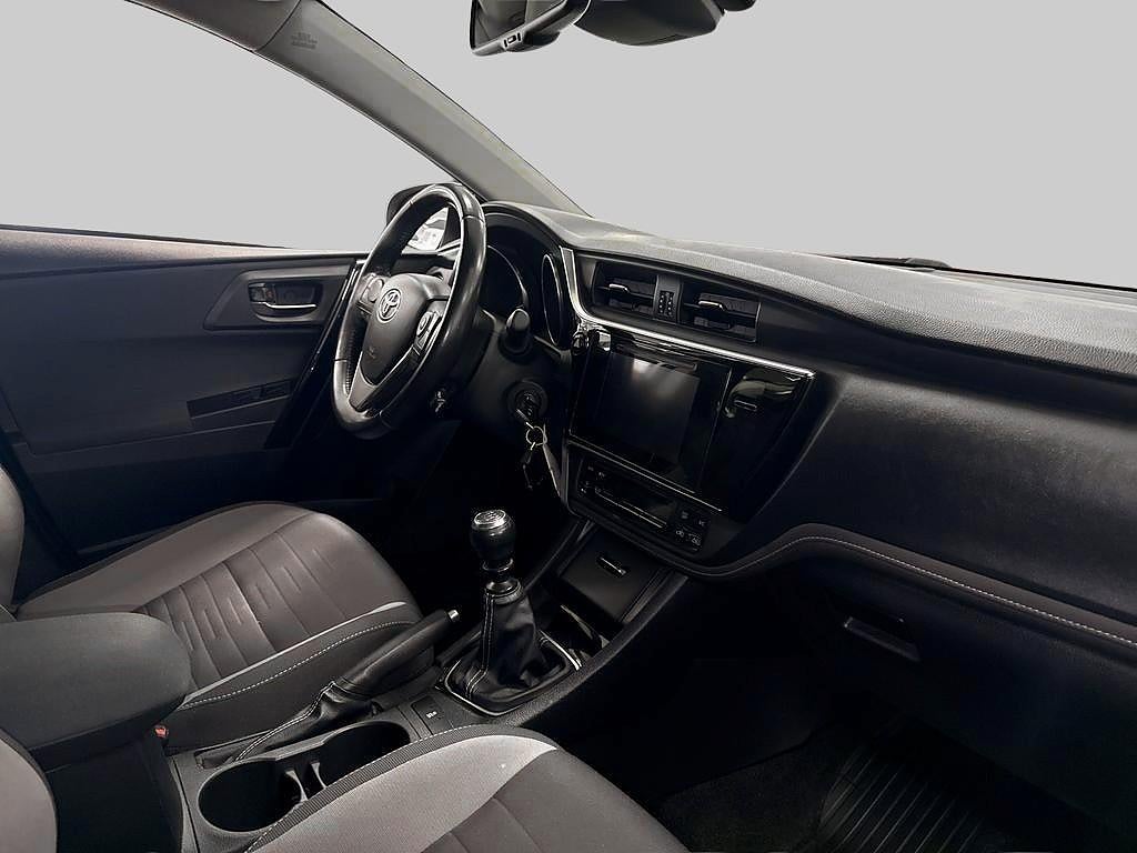 Toyota Auris 2016 - miniatyr 6