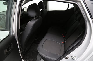 Halvkombi Hyundai i10 21 av 22