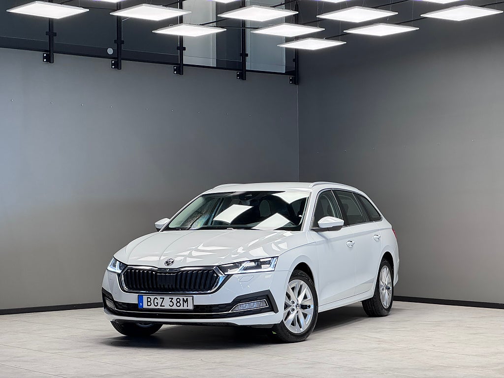 Skoda Octavia Kombi 4x4 Style / Drag / B-kamera / Värmare 