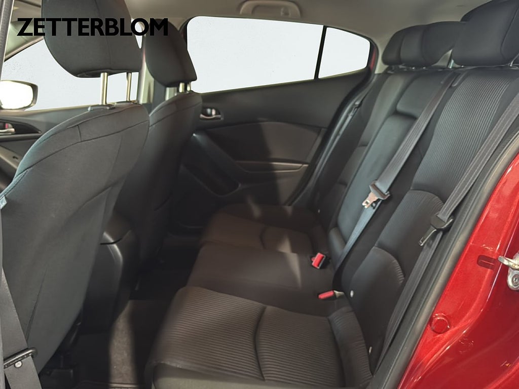 Halvkombi Mazda 3 9 av 14