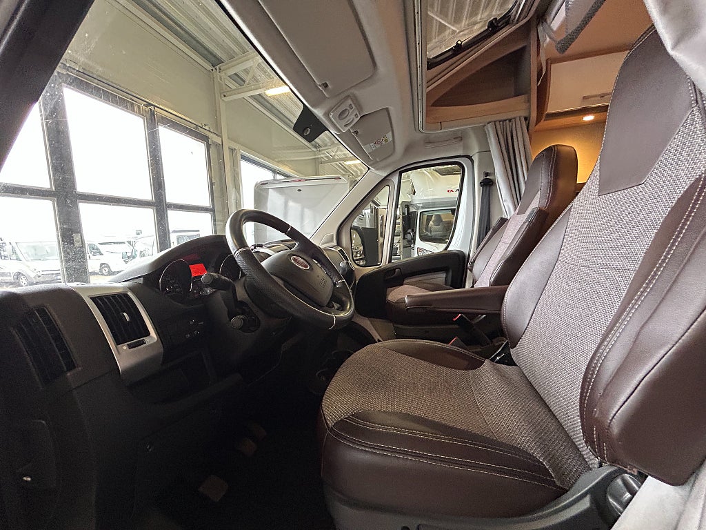 Sunlight Capron T68 / Taksäng /Solcell / Ugn / Utv. dusch  - Sunlight