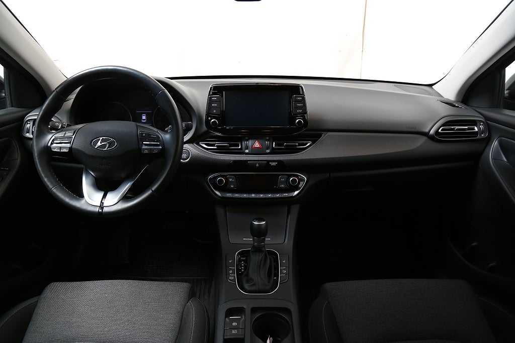 Hyundai i30 1,5 T-GDI 48V MHEV 159hk Essential Aut Drag Nybilsg 2022