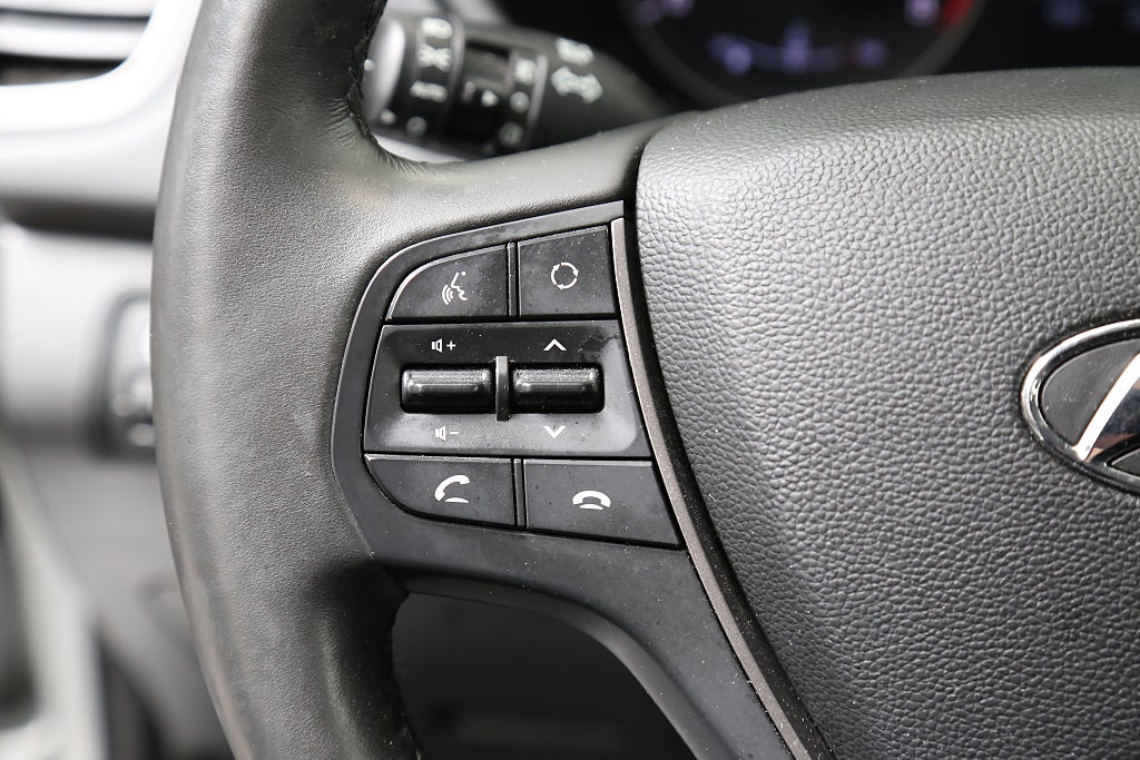 Hyundai i20 1,2 Premium 1ägare CarPlay Kamera P-sensor 2019