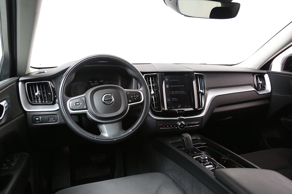 Volvo XC60 B5 Bensin 250hk Momentum Adv SE AWD Kamera Navi Leasbar 2021
