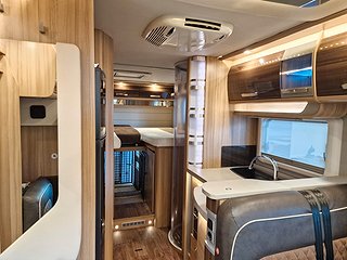Husbil-halvintegrerad Knaus Sun TI Platinum Selection 7 av 21