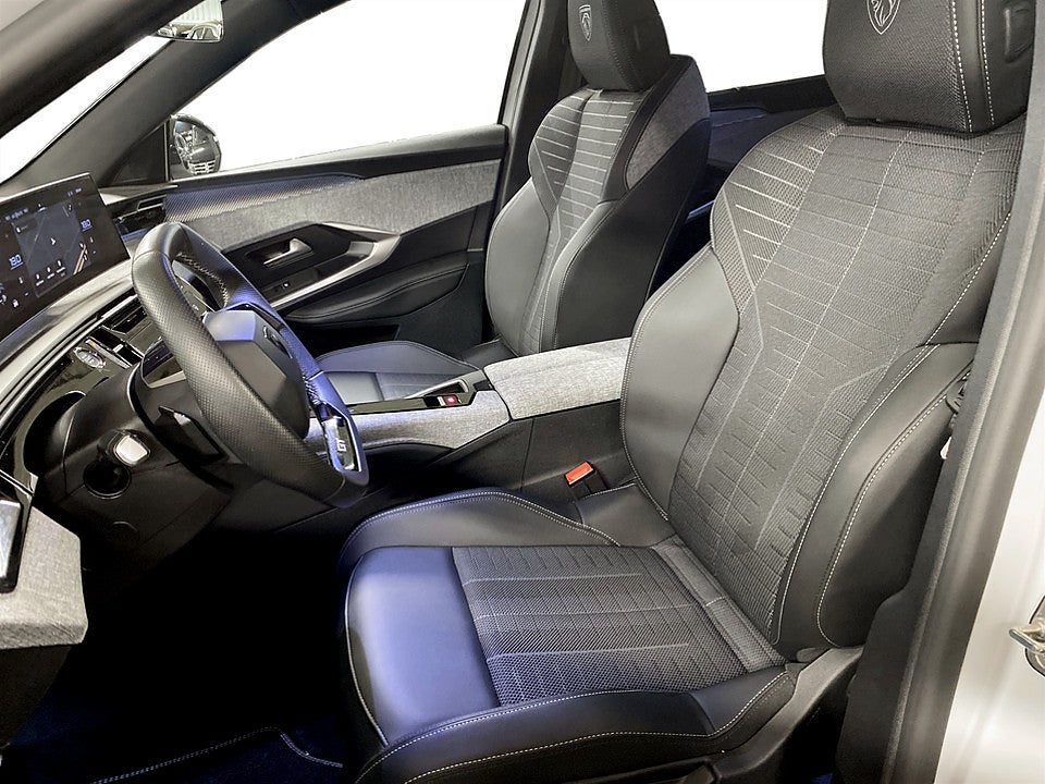 Bild på Peugeot 5008 GT Hybrid 145hk Aut 7-SITS B-KAMERA CARPLAY