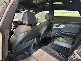 SUV Audi Q8 10 av 18