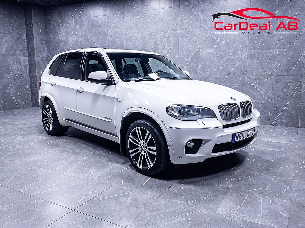 BMW X5 xDrive40d M-Sport Pano Värmare Navi Komfortstolar Drag