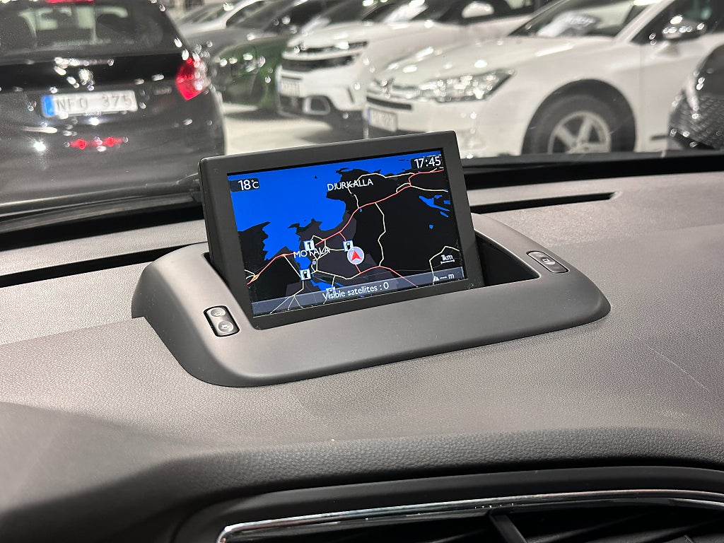 Peugeot 5008 Allure 1.6 BlueHDi 7-sits 120hk B-kam, Navi, Panorama thumbnail