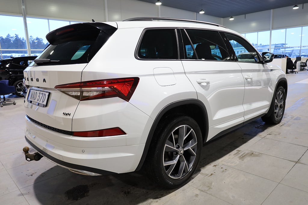 Skoda Kodiaq 2.0 TSI 4x4 Sportline Drag Värmare Kamera Cockpit 2023