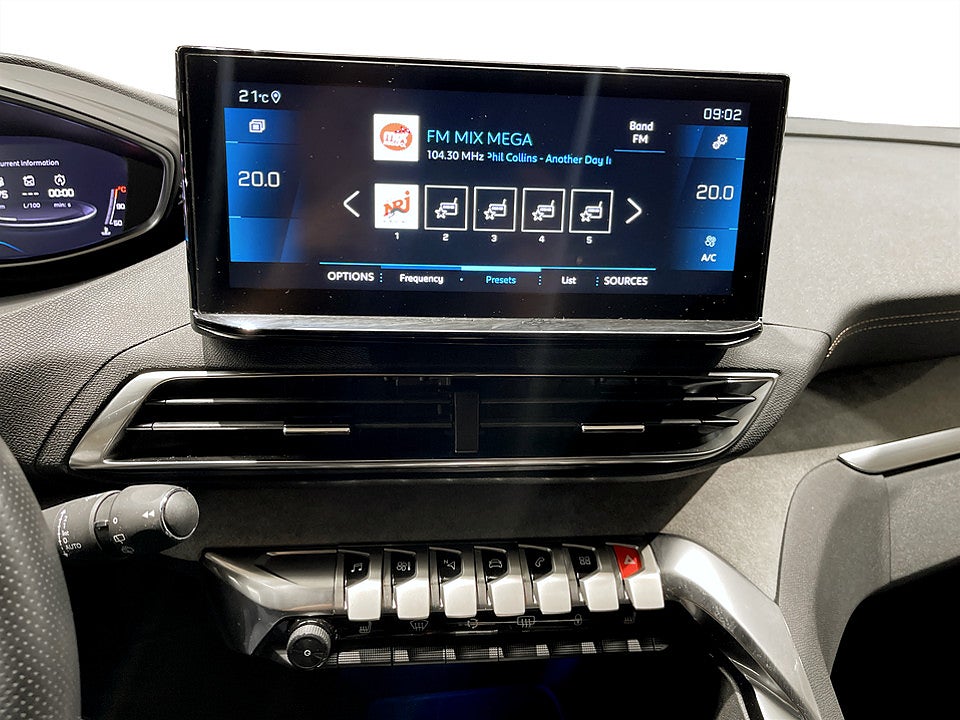Bild på Peugeot 5008 GT 1.2 PT 130hk Aut 7-SITS B-KAMERA CARPLAY