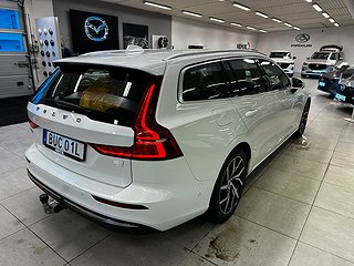 Volvo V60 Recharge T6 Momentum Drag/Kamera/Nav/Cockpit/SoV
