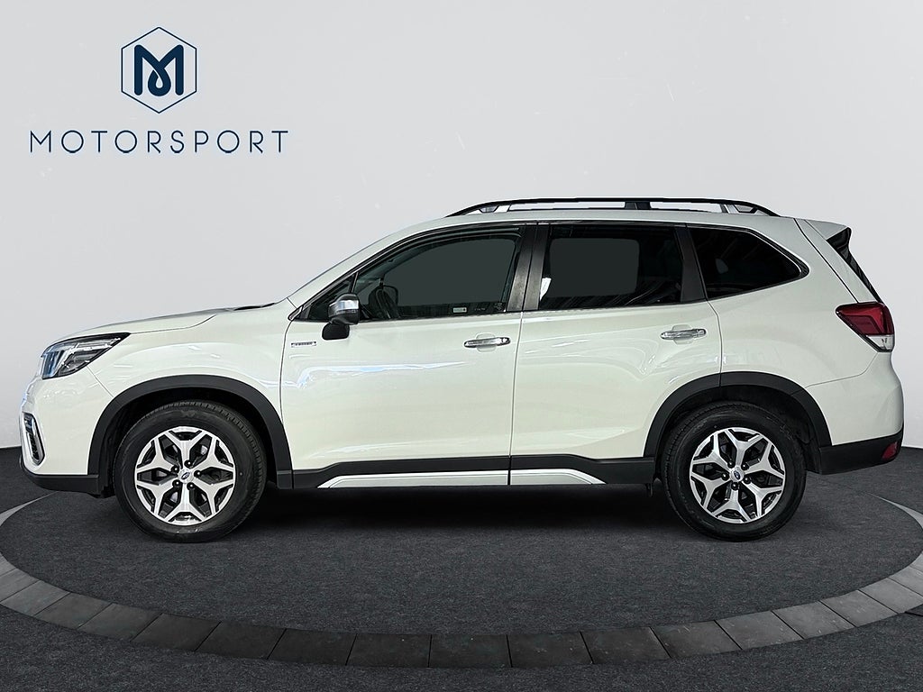 Subaru Forester e-Boxer Aut Dragkrok Rattvärme Kamera Carplay bild 2