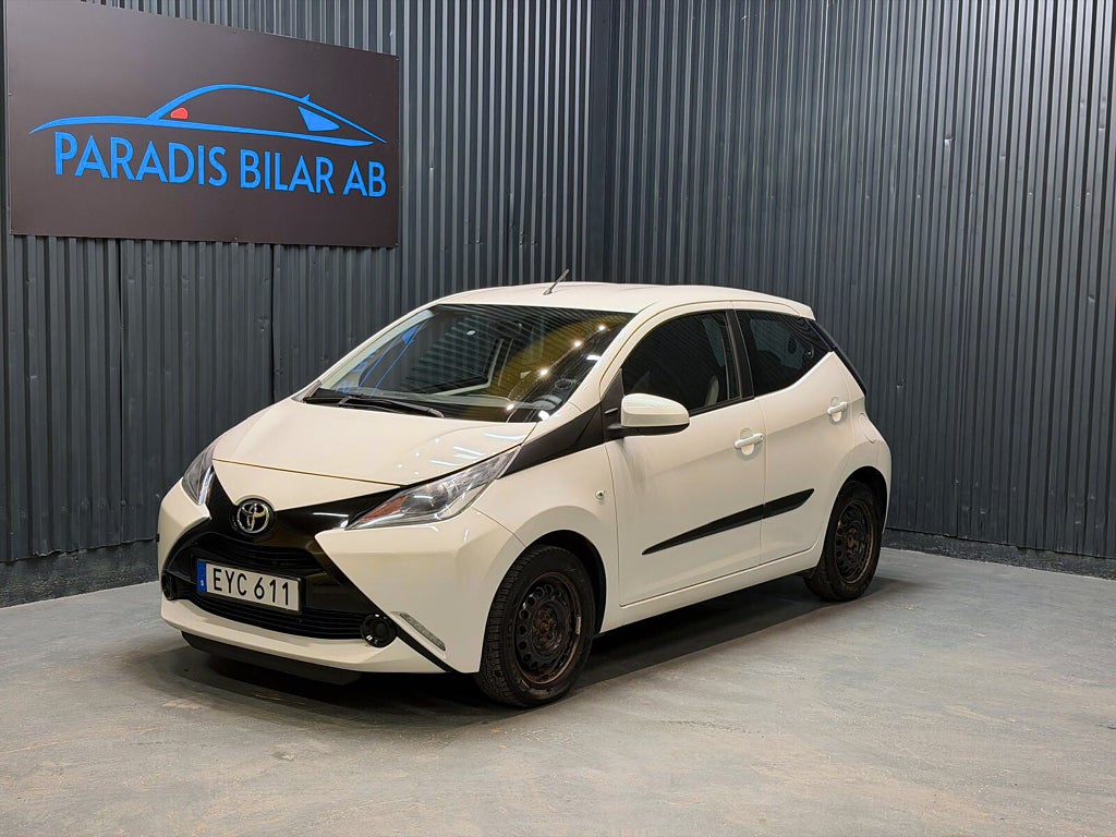 Toyota Aygo 5-dörrar 1.0 VVT-i X-PLAY Touch nyservad 