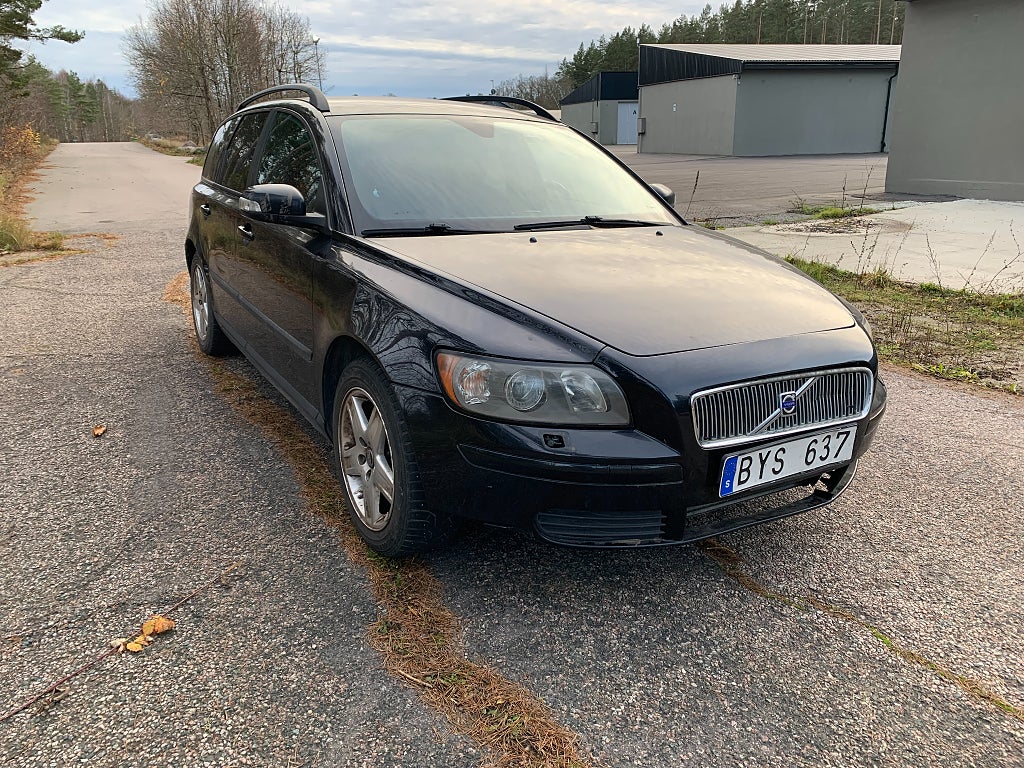 Volvo V50 2.0D Kinetic Euro3 Nybesiktad Nyservad Dragkrok AC