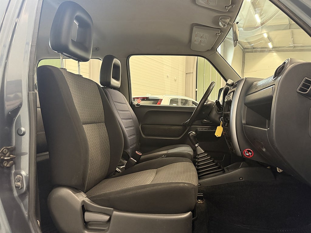 SUZUKI JIMNY 1.3 VVT 86ch 4X4 - JLX - ATTELAGE - SIÈGES CHAUFFANTS - 2/4 ROUES MOTRICES