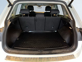 Volkswagen Tiguan 2.0 TSI 4Motion R-Line Kamera/Värmare/SoV-Däck/Drag