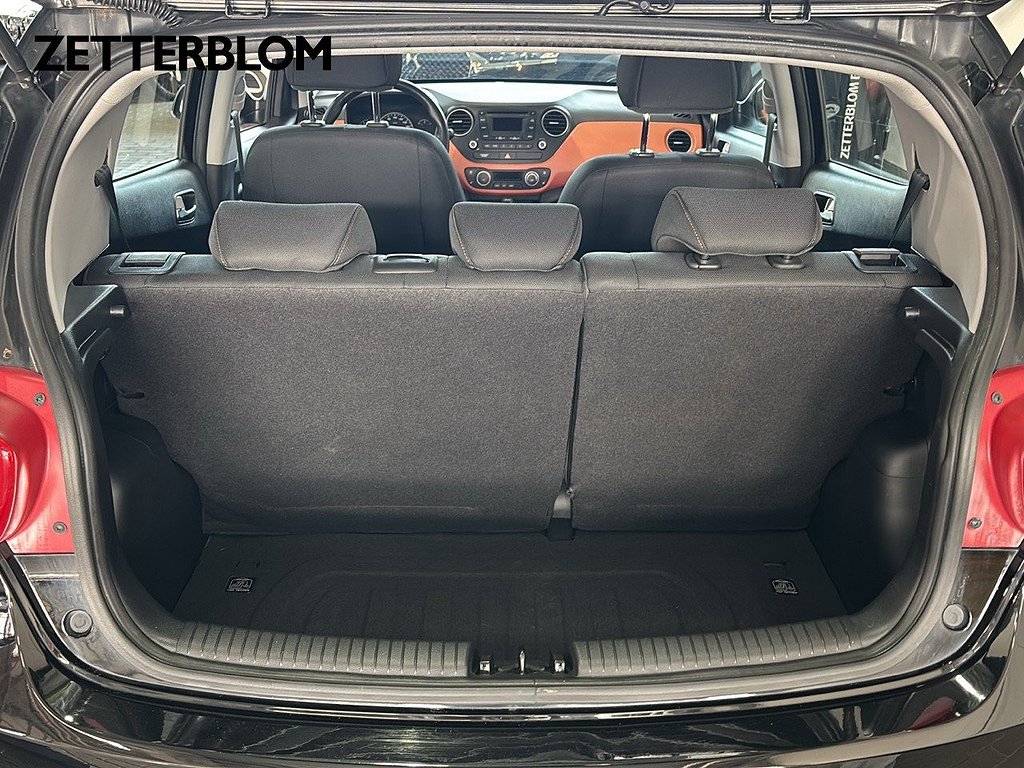 Halvkombi Hyundai i10 6 av 13