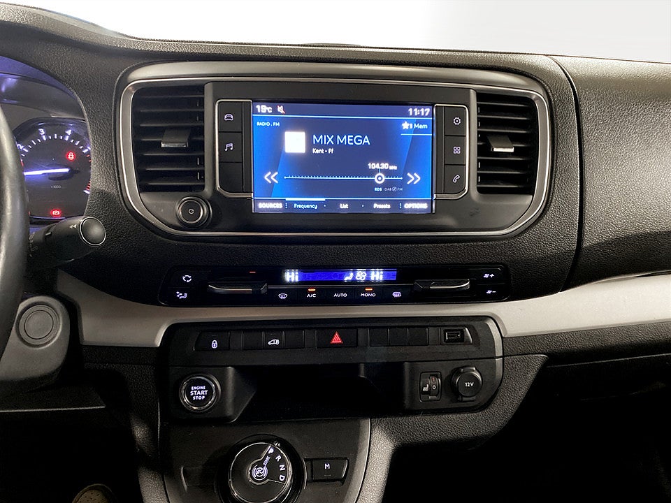 Bild på Peugeot Expert PRO+ 2.0 BHDi 145hk Aut L3 B-KAMERA DRAG