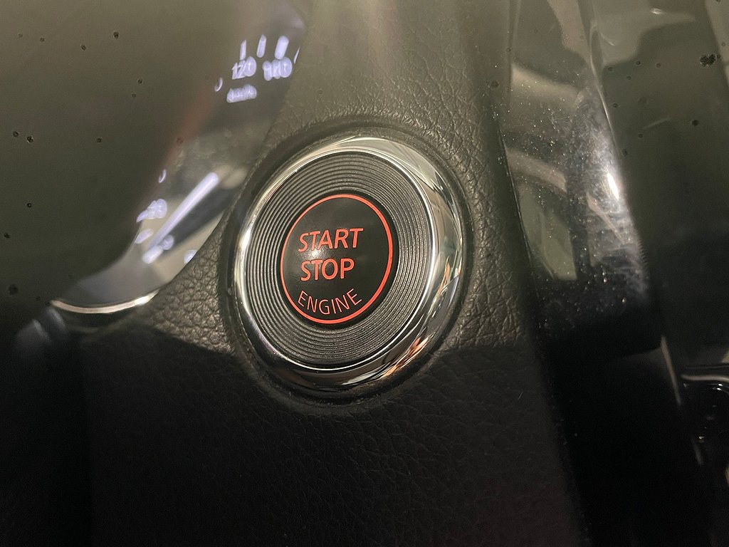 Nissan Qashqai 1.6 | 1 ägare | PANO | 360-kam | M&K värmare 2017