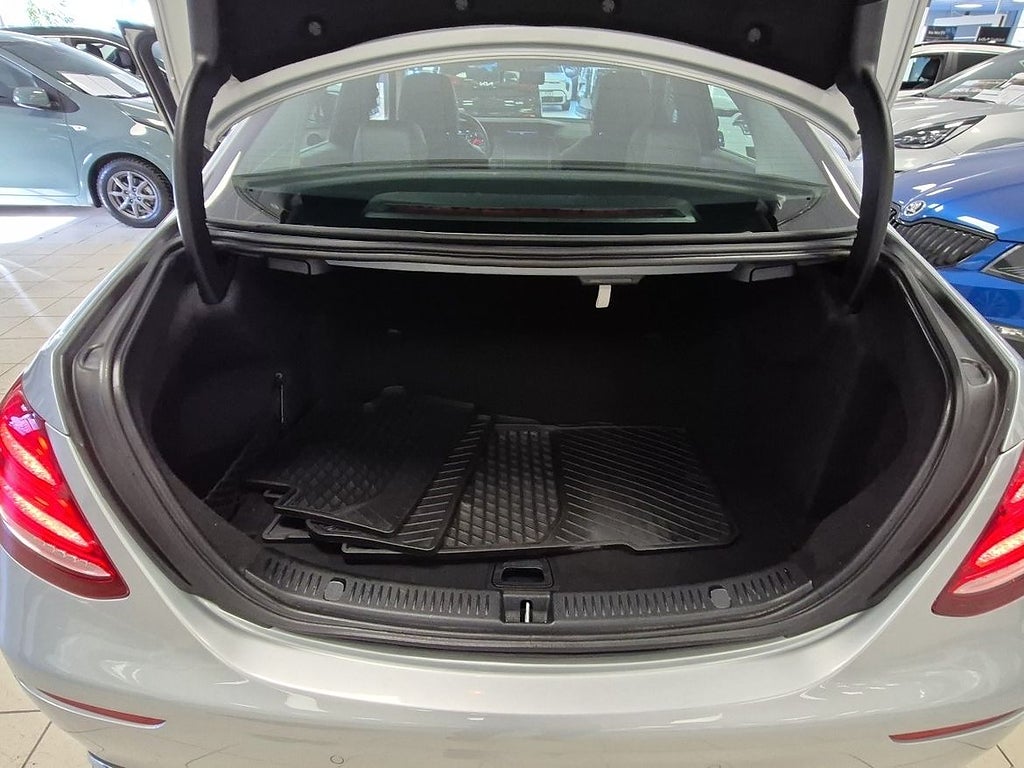 Mercedes-Benz E 2017 - miniatyr 10