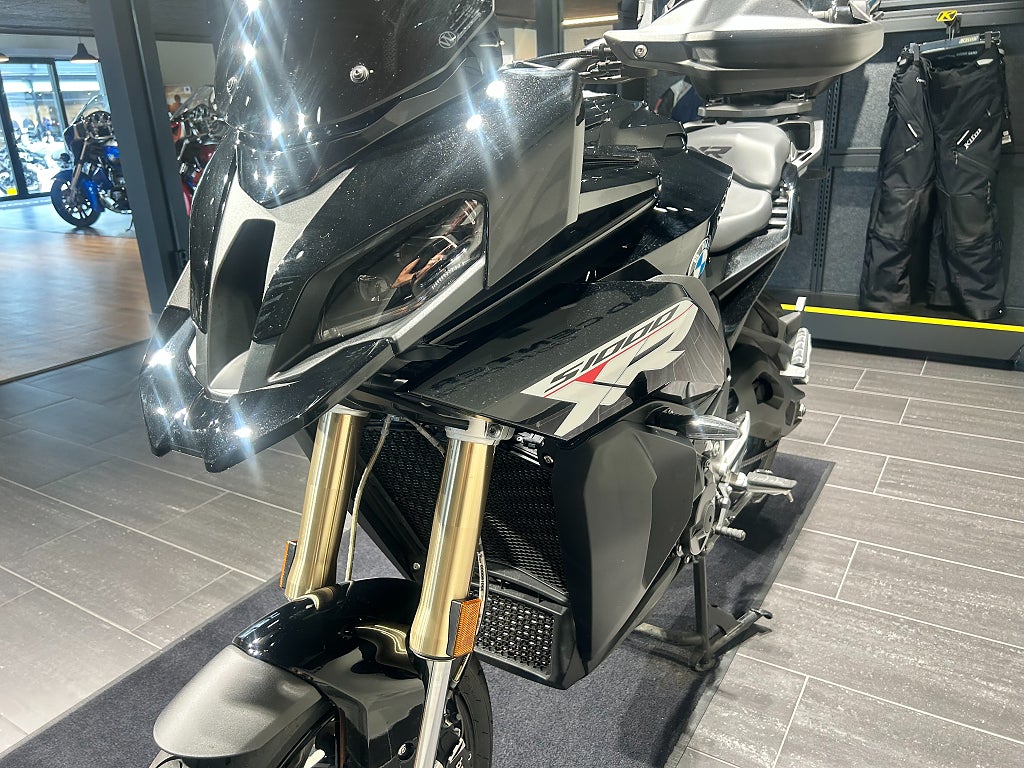 BMW S1000XR /LeoVincé/ConnectedNavigator/1025 mil
