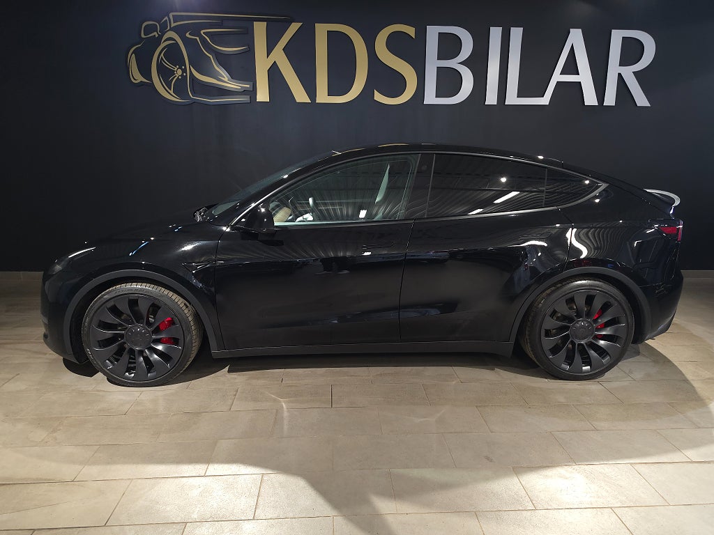 Tesla Model Y Performance 534hk 4WD | Panorama | Navi | Drag | LED