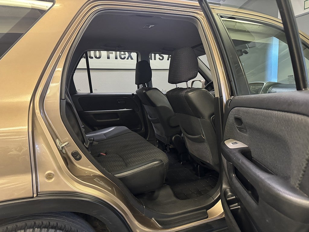 Honda CR-V 2.0 4WD | Nybesiktad | S+V | Nyservad | Bluetooth