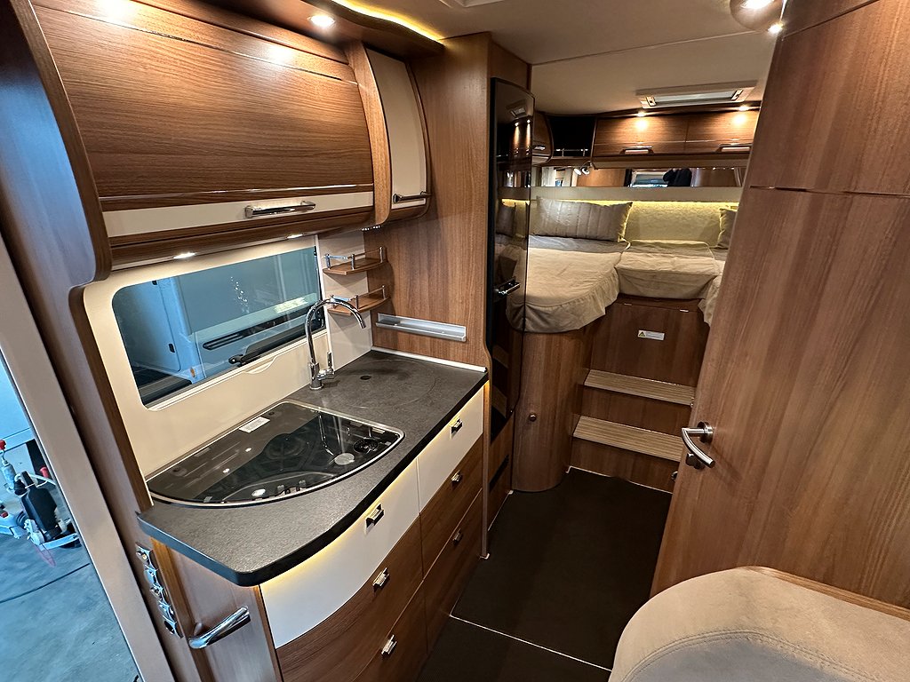 Carthago C-Tourer T143 Automat / Solcell / Långbädd - Carthago