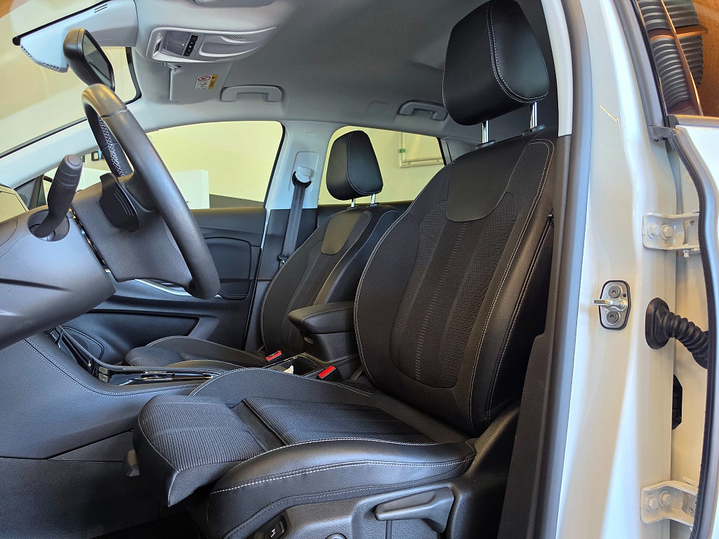 Opel Grandland X 1.2 Turbo 130hk GS Line 0kr insats 3,45% ränta/Drag/