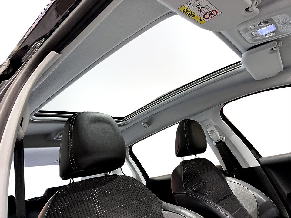 Bild på Peugeot 2008 Allure 1.2 PT 110hk Aut PANO B-KAMERA