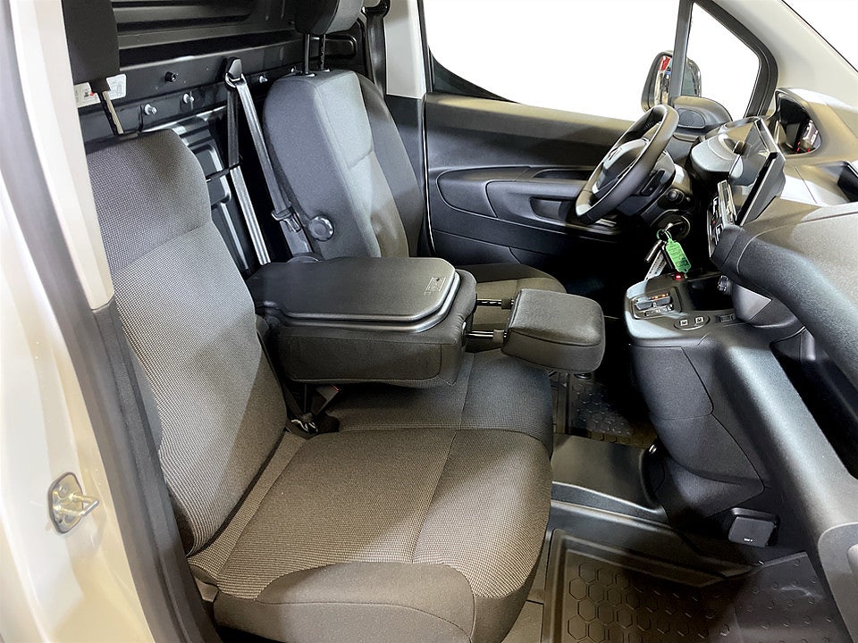 Bild på Peugeot Partner 130hk Aut L2 - EDITION! SERVICE & VINTERHJUL INGÅR!