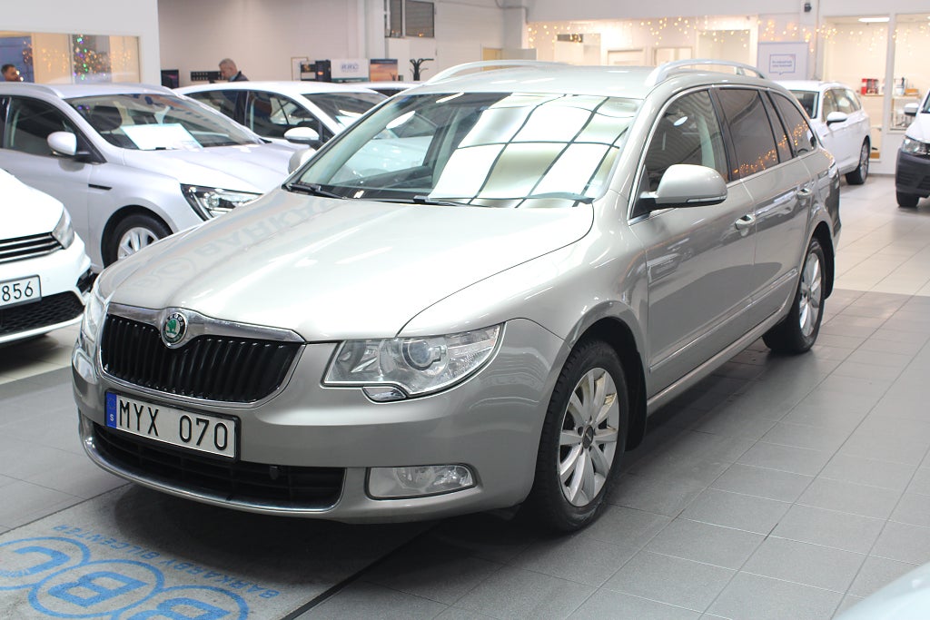 Skoda Superb Kombi 2.0 TDI Ambition/ Krok / Navi / M-Värmare / PDC 