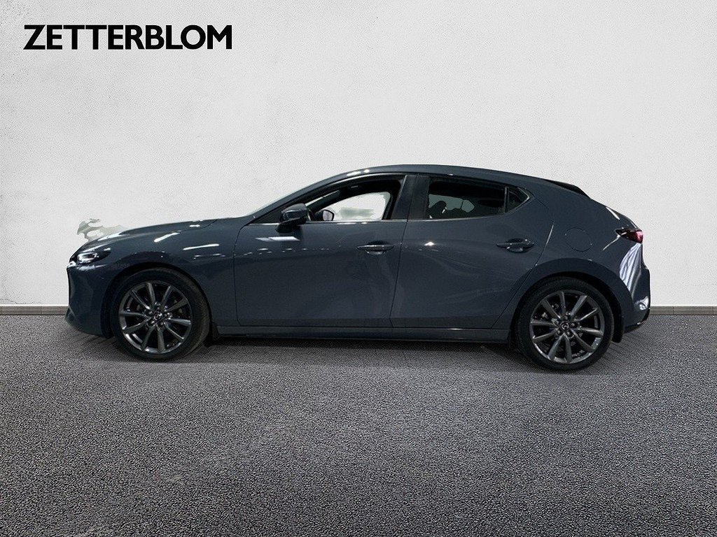 Halvkombi Mazda 3 2 av 16