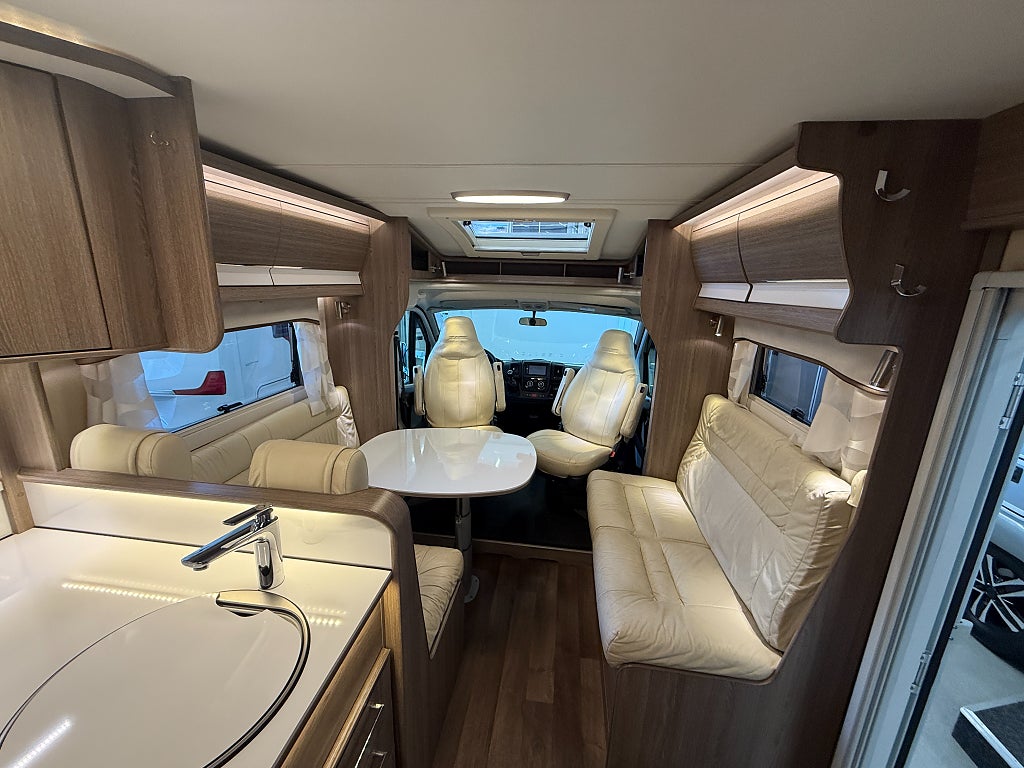 Kabe Travel Master 780 LXL *AC Bodel*Solcell*