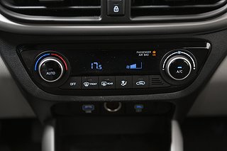 Halvkombi Hyundai i10 19 av 22
