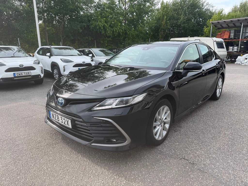 Toyota Camry HYBRID EXEKUTIVE LÄDER B-KAMERA RÄNTEFRITT